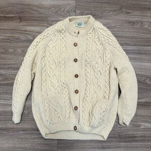 Vintage Cozy Wool Cable Knit Cream Cardigan Grandma Sweater with Wooden Buttons